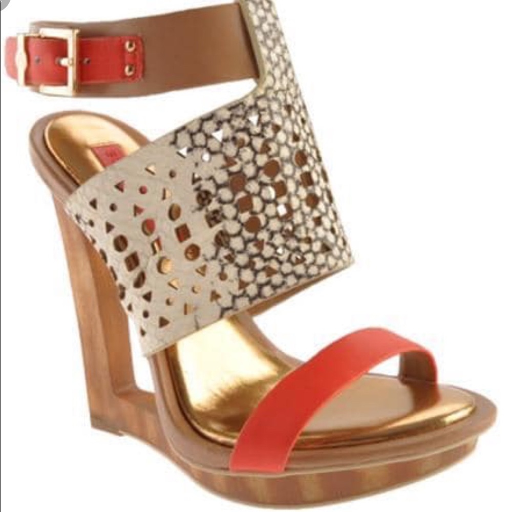 BCBG 5” cutout wedge heel! Make a statement!